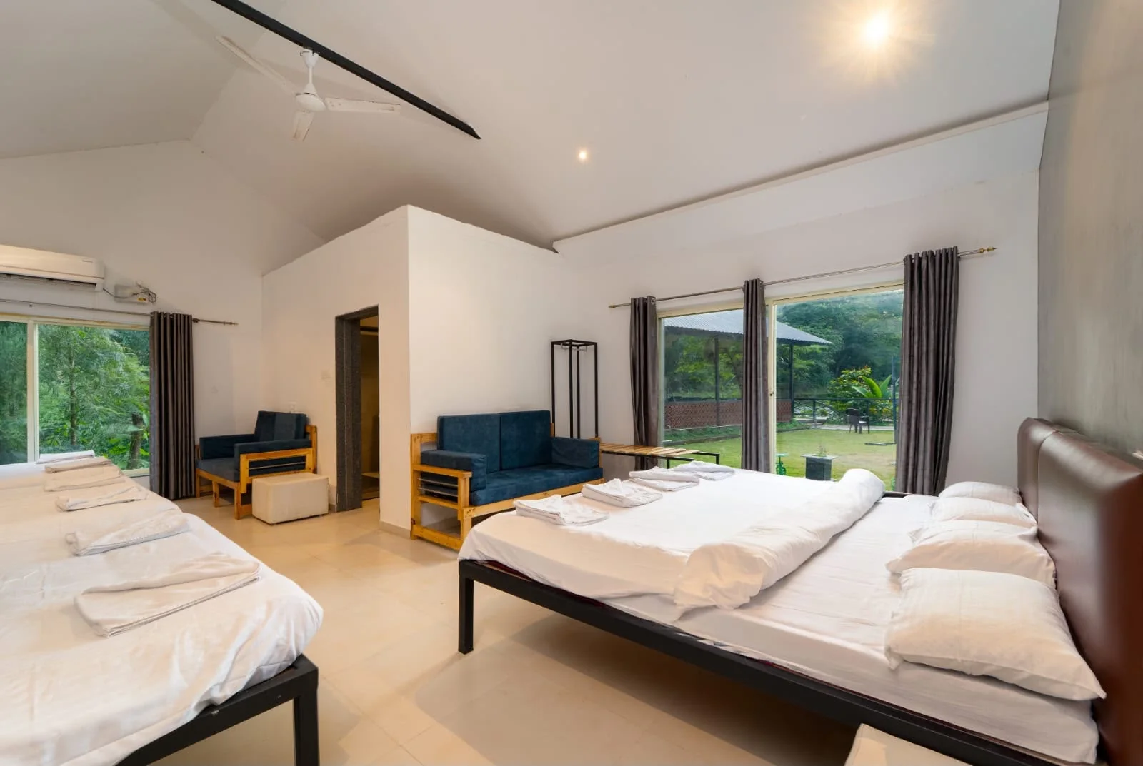 10 Sharing Deluxe Room in Dandeli
