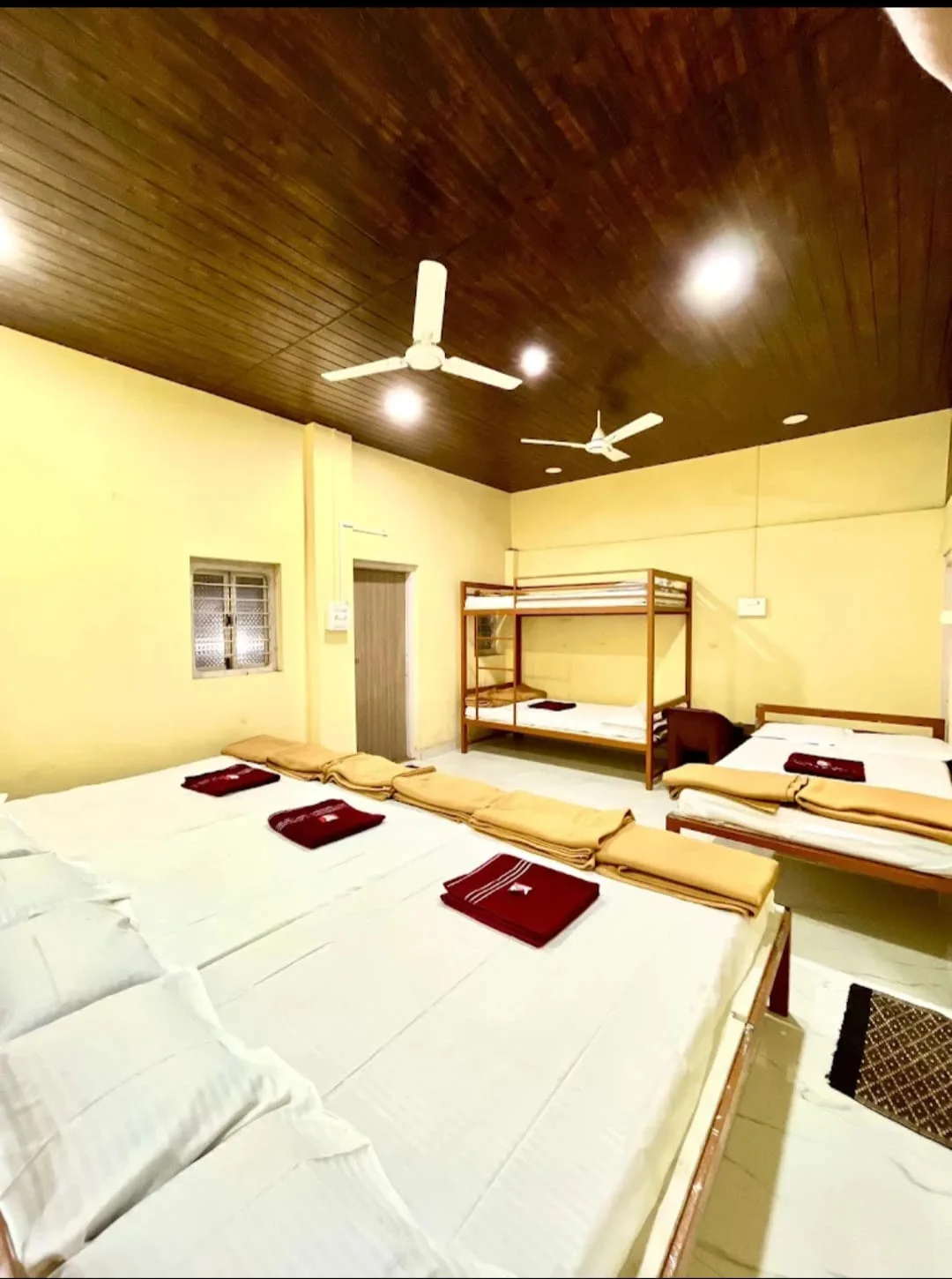 Group room at Palm Grove Pool Retreat