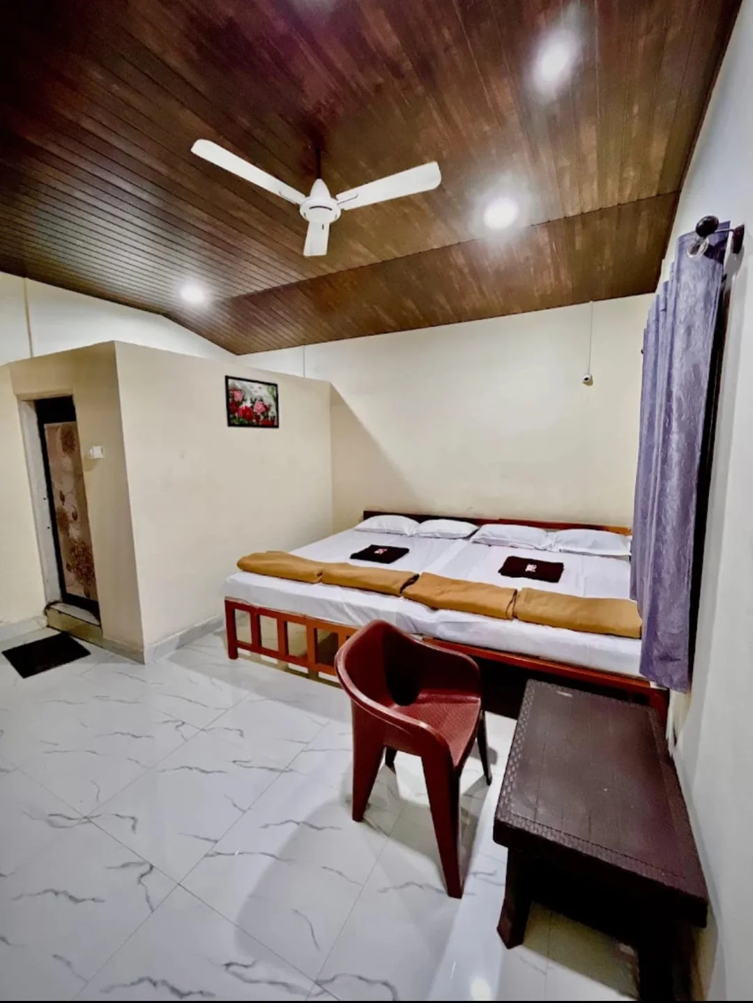 Private room at Palm Grove Pool Retreat